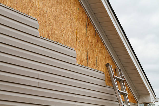 Professional Wood Siding technician working in Middletown, MD